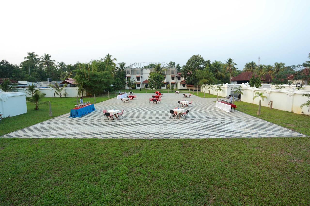 Treebo Premium Travancore Palace Cherthala Alappuzha Exterior foto